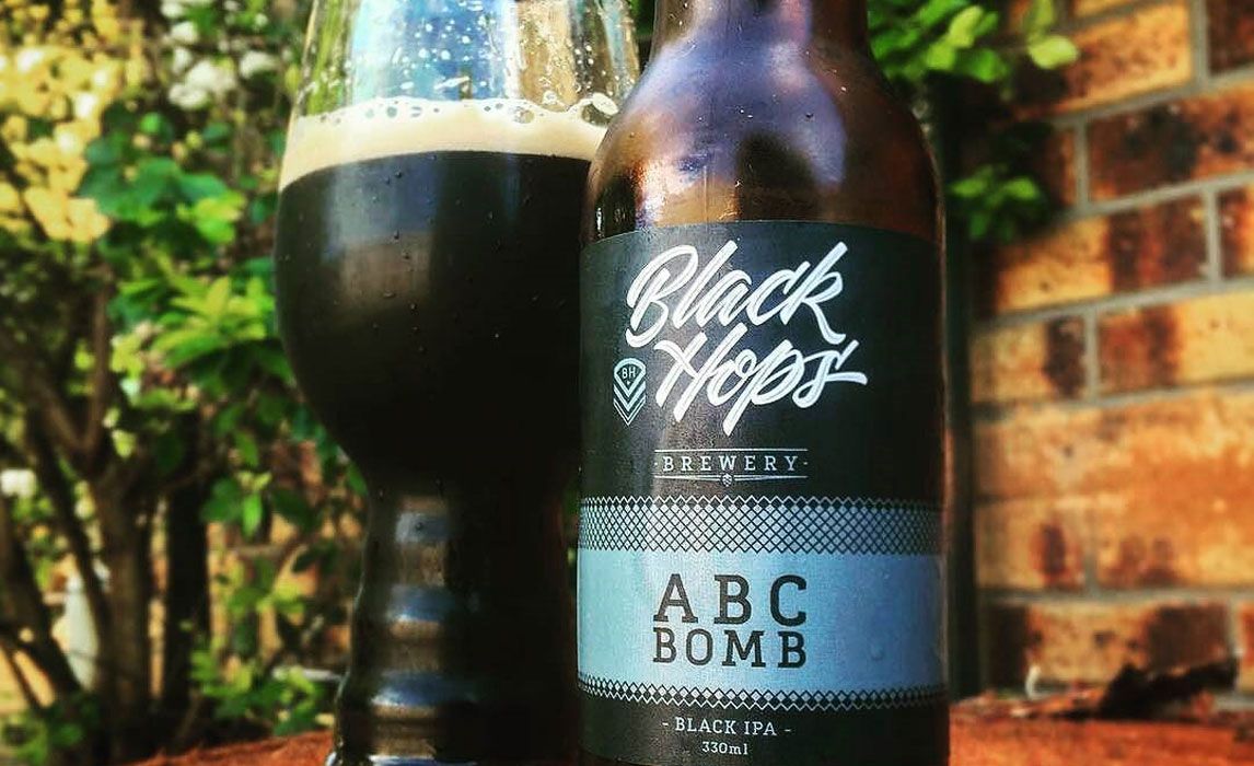 Black beer. Пиво ABC. Черное пиво. Черная гора пиво Крым. Пиво Black bull.